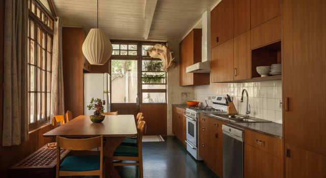 Mid Century Modern Kitchen: Style & Products